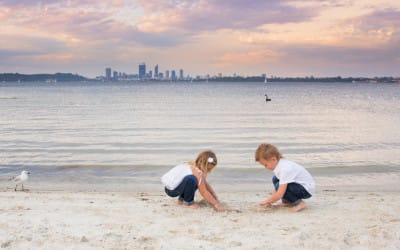Behind the Scenes take a gorgeous photo of your kids at the beach
