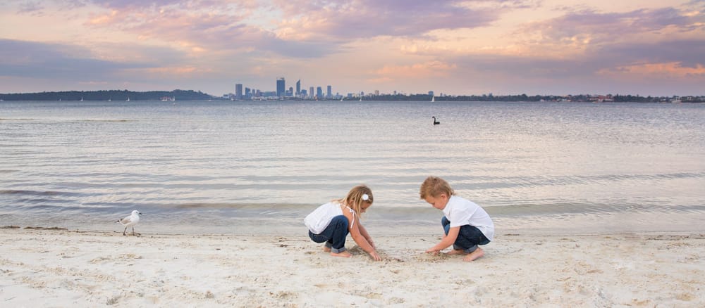 Behind the Scenes take a gorgeous photo of your kids at the beach